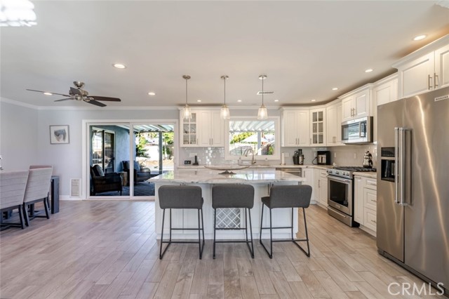 Detail Gallery Image 8 of 28 For 19833 Blythe St, Winnetka,  CA 91306 - 3 Beds | 2 Baths