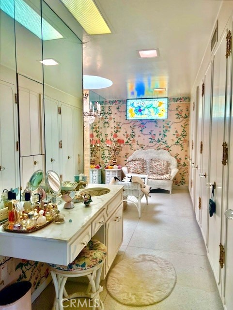 730 Santiago Avenue, Long Beach CA: https://media.crmls.org/medias/d5ebe7e0-9004-4db6-9ee0-a5586ada5b39.jpg