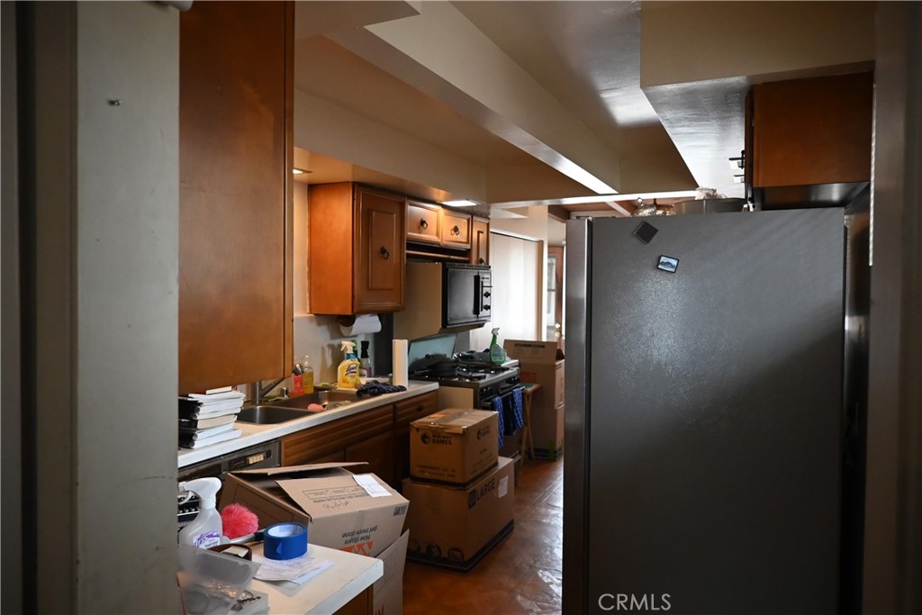 https://media.crmls.org/medias/d5ec1df4-b409-49f7-a0d8-87a1975181dc.jpg?preset=X-Large
