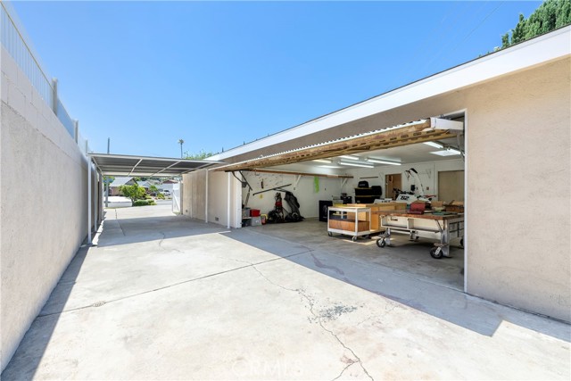 5347 E Bergh Drive, Anaheim Hills CA: https://media.crmls.org/medias/d5ec64e0-5e84-4b70-a655-4e7e9f2e1f87.jpg