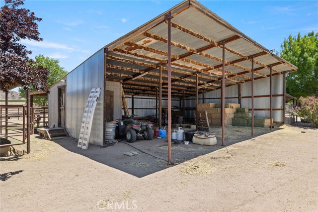 4333 Highway 33, New Cuyama CA: https://media.crmls.org/medias/d5ec79b1-2633-4b89-8cda-159829b6a2f5.jpg