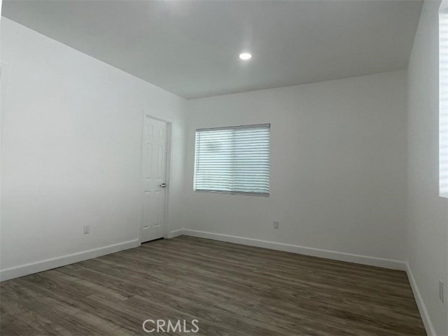 Detail Gallery Image 6 of 17 For 4914 Hesperia, Encino,  CA 91316 - 2 Beds | 2 Baths