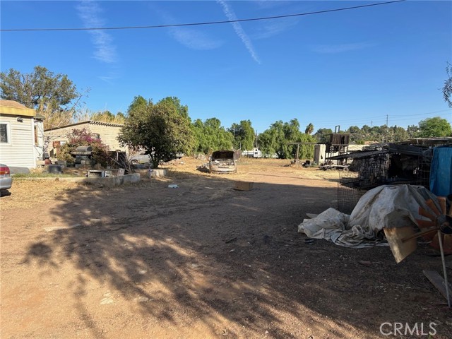 Detail Gallery Image 14 of 17 For 7251 Jurupa Rd, Jurupa Valley,  CA 92509 - 4 Beds | 2/1 Baths