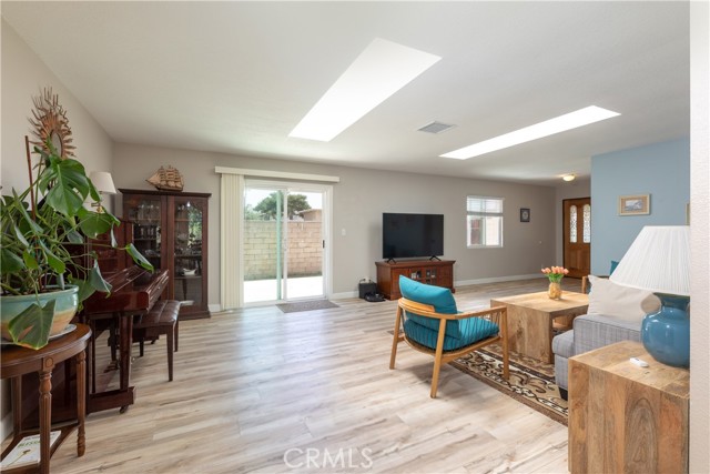 10262 Circulo De Juarez, Fountain Valley CA: https://media.crmls.org/medias/d5edc6c2-7cf2-4efc-b632-fe9c6b4a605f.jpg