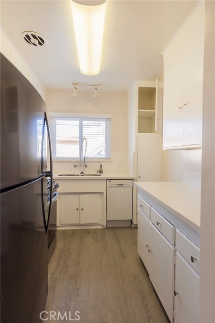 608 Esplanade, Redondo Beach CA: https://media.crmls.org/medias/d5eddb6b-75bf-46e8-99cd-e5d3da5f17be.jpg