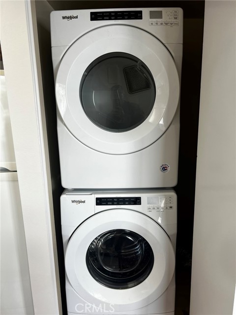 Detail Gallery Image 7 of 40 For 19451 Sherman Way #501,  Reseda,  CA 91335 - 3 Beds | 2/1 Baths