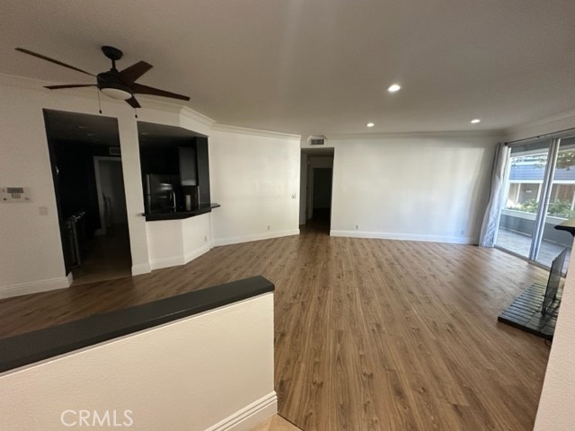 Detail Gallery Image 2 of 16 For 148 Woodburne #87,  Newport Beach,  CA 92660 - 2 Beds | 2 Baths