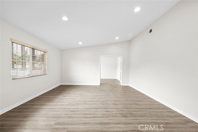 1302 N San Antonio Avenue, Upland CA: https://media.crmls.org/medias/d5ee6ade-e176-43f6-915f-3b174ef9143b.jpg