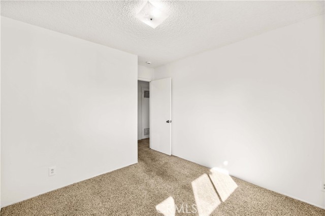 Detail Gallery Image 10 of 20 For 45443 Saigon, Lancaster,  CA 93534 - 3 Beds | 2 Baths