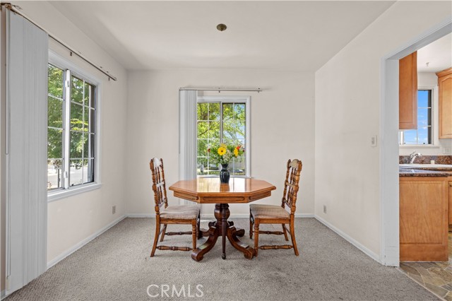 2505 North Keystone Street, Burbank CA: https://media.crmls.org/medias/d5f04c49-4a63-4fec-b717-c42b34b44824.jpg