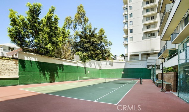 Detail Gallery Image 15 of 19 For 10535 Wilshire Bld #501,  Los Angeles,  CA 90024 - 2 Beds | 2 Baths
