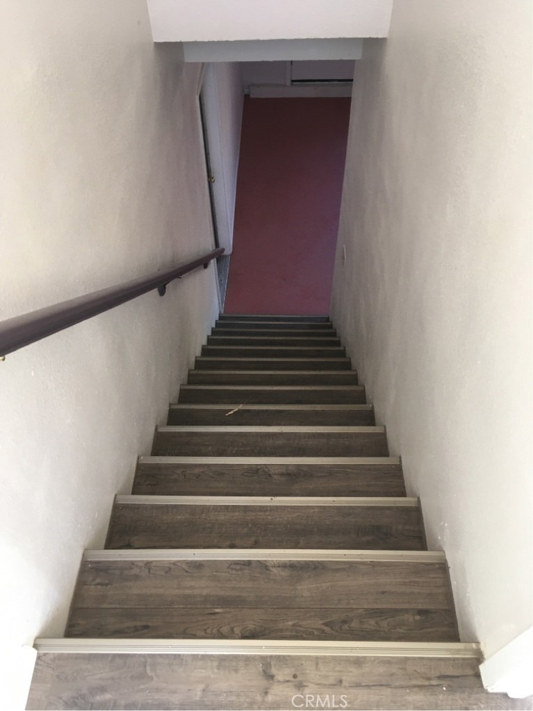 https://media.crmls.org/medias/d5f18e83-391d-4422-a0b3-c44958e47ec9.jpg?preset=X-Large