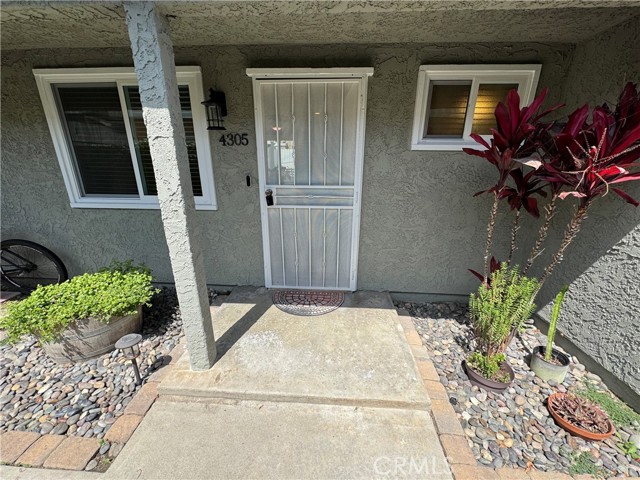 Detail Gallery Image 1 of 24 For 4301 Farquhar Ave, Los Alamitos,  CA 90720 - 2 Beds | 1/1 Baths