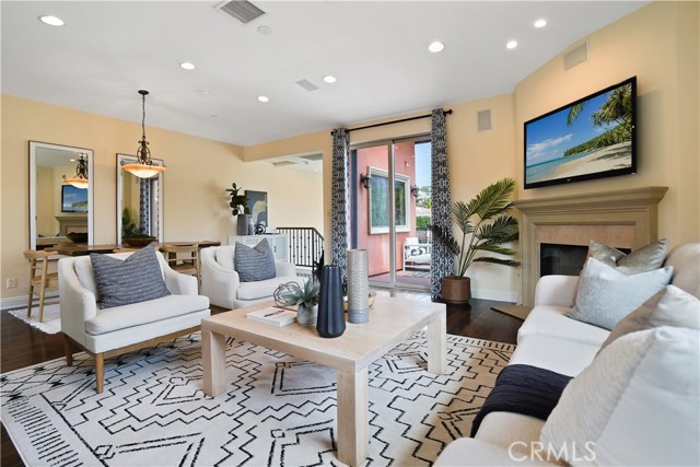 615 Pacific Coast Highway, Redondo Beach, California 90277, 3 Bedrooms Bedrooms, ,3 BathroomsBathrooms,Residential,Sold,Pacific Coast Highway,SB22124725