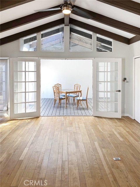 Detail Gallery Image 8 of 25 For 204 Avenue E, Redondo Beach,  CA 90277 - 3 Beds | 2 Baths