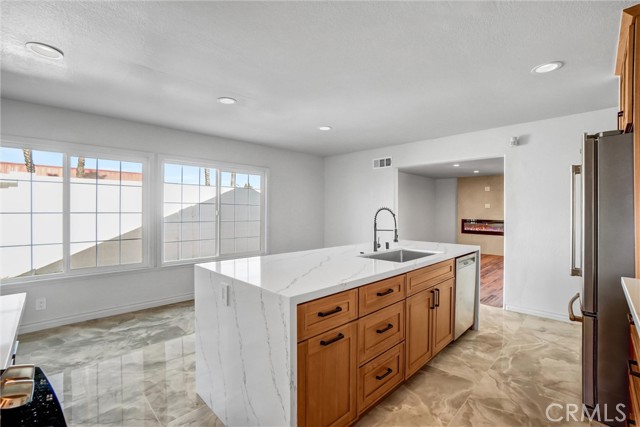 Detail Gallery Image 5 of 18 For 16741 Leafwood, Huntington Beach,  CA 92647 - 4 Beds | 2 Baths