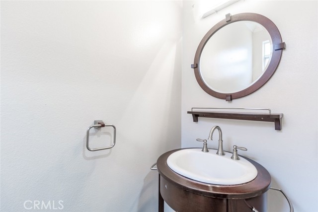 Detail Gallery Image 16 of 30 For 14631 Dickens St #7,  Sherman Oaks,  CA 91403 - 2 Beds | 2/1 Baths