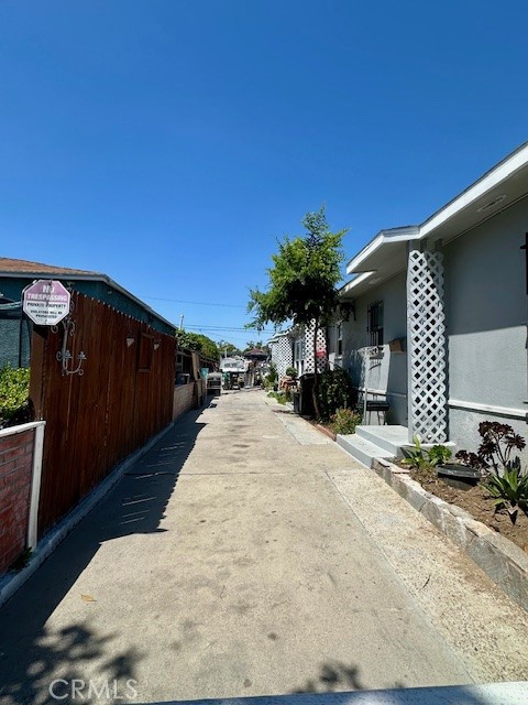 Detail Gallery Image 7 of 11 For 309 E Louise St, Long Beach,  CA 90805 - – Beds | – Baths