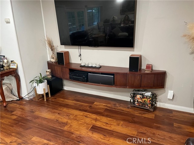 10016 Sophia Avenue, North Hills CA: https://media.crmls.org/medias/d5f5de54-c620-420b-bd89-d7961fa961ef.jpg