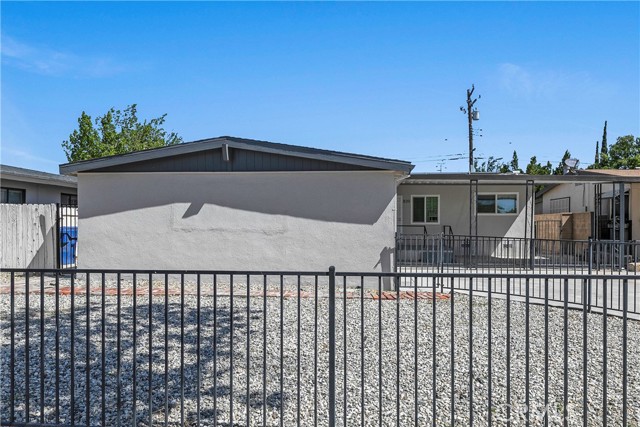 Image 2 for 839 W Holguin St, Lancaster, CA 93534