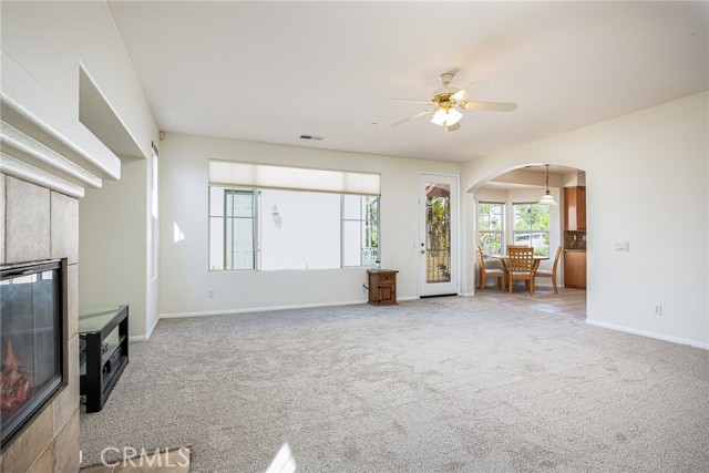 731 Oak Glade Drive, Fallbrook CA: https://media.crmls.org/medias/d5f70423-a324-4a85-a0d0-b0bdf3398e81.jpg