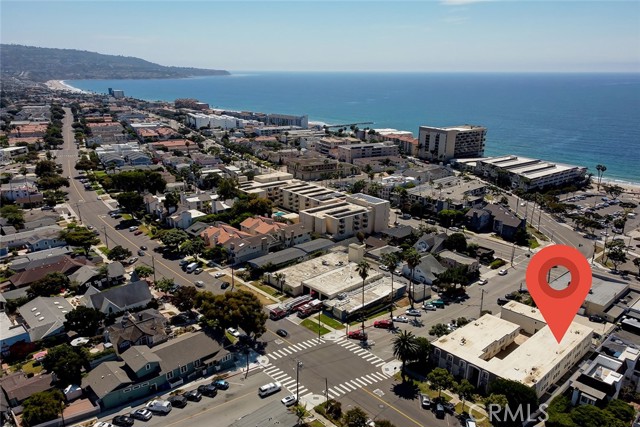 323 Broadway, Redondo Beach, California 90277, 2 Bedrooms Bedrooms, ,2 BathroomsBathrooms,Residential,Sold,Broadway,SB22195724