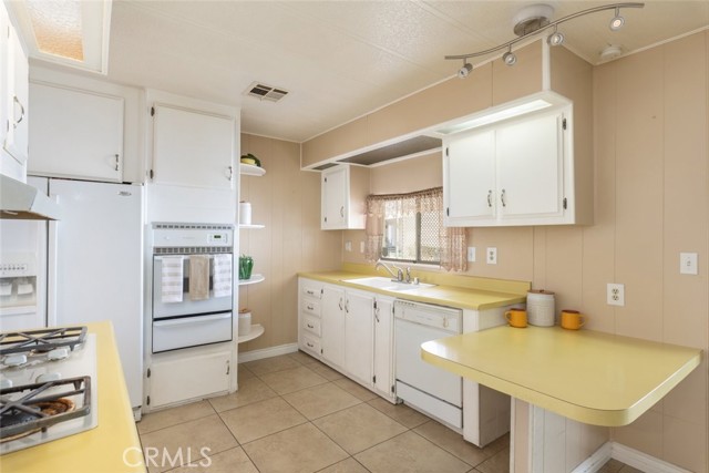 12700 2nd Street, Yucaipa CA: https://media.crmls.org/medias/d5f81c2e-50eb-4bdb-8fd3-fbc554d1c91e.jpg