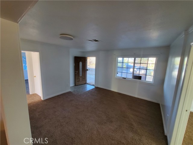 8550 C Avenue, Hesperia CA: https://media.crmls.org/medias/d5f85573-4ac1-4e83-8cc6-a42e104d30c8.jpg