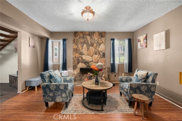 Detail Gallery Image 8 of 39 For 756 W Fontlee Ln, Rialto,  CA 92376 - 4 Beds | 2/1 Baths