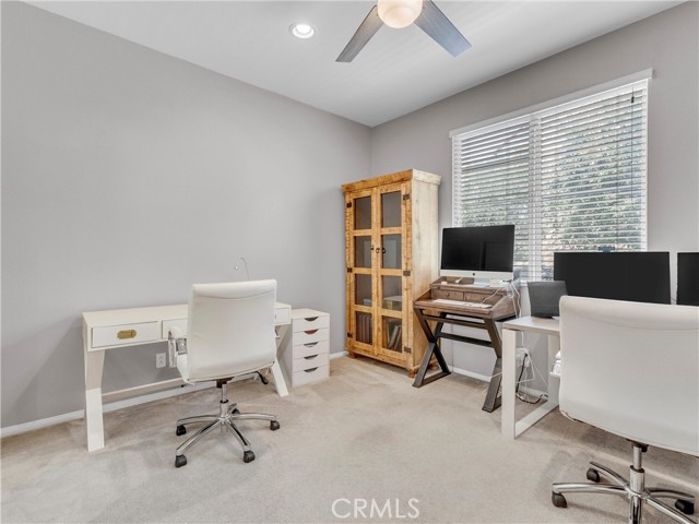 5637 Como Circle, Woodland Hills CA: https://media.crmls.org/medias/d5f8f41d-1a53-4891-a447-6c1318913c8b.jpg