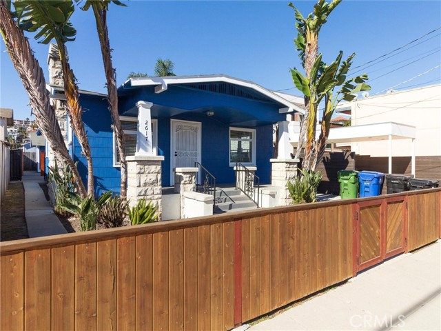 Detail Gallery Image 3 of 46 For 2617 S Pacific Ave a,  San Pedro,  CA 90731 - 2 Beds | 1 Baths