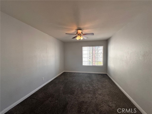 21450 Burbank Boulevard, Woodland Hills CA: https://media.crmls.org/medias/d5f950c2-abf1-4ac6-a212-1ae3de7b018d.jpg