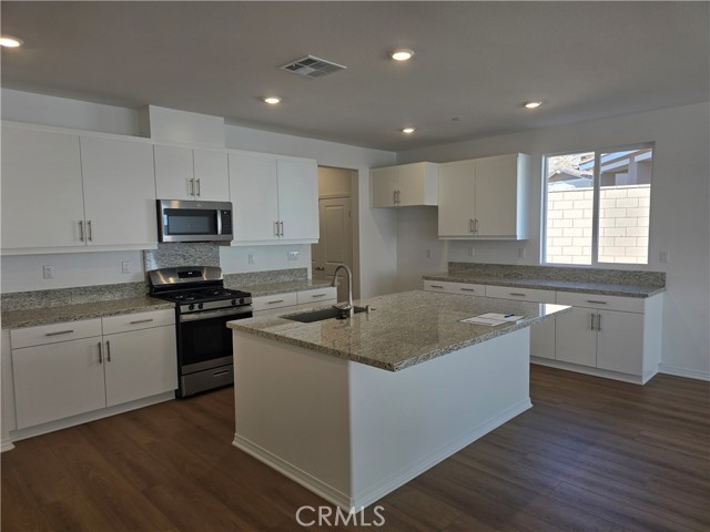 30274 Chamonix, Menifee CA: https://media.crmls.org/medias/d5fb4dac-2448-4686-8f45-8e81609241a0.jpg
