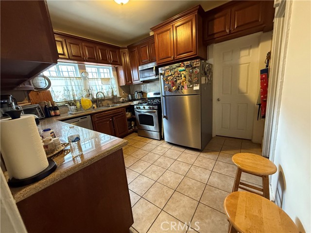 Detail Gallery Image 12 of 41 For 3115 W 60th St, Los Angeles,  CA 90043 - 2 Beds | 1/1 Baths