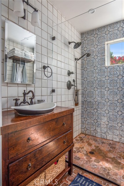 1236 3rd Street, Hermosa Beach, California 90254, 2 Bedrooms Bedrooms, ,2 BathroomsBathrooms,Residential,Sold,3rd,SB22195977