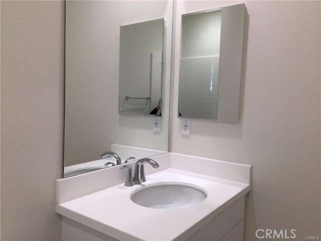 Detail Gallery Image 12 of 19 For 164 Tubeflower, Irvine,  CA 92618 - 3 Beds | 3/1 Baths