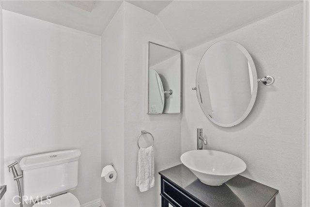 Detail Gallery Image 12 of 37 For 11274 Morrison St #2,  North Hollywood,  CA 91601 - 2 Beds | 2/1 Baths