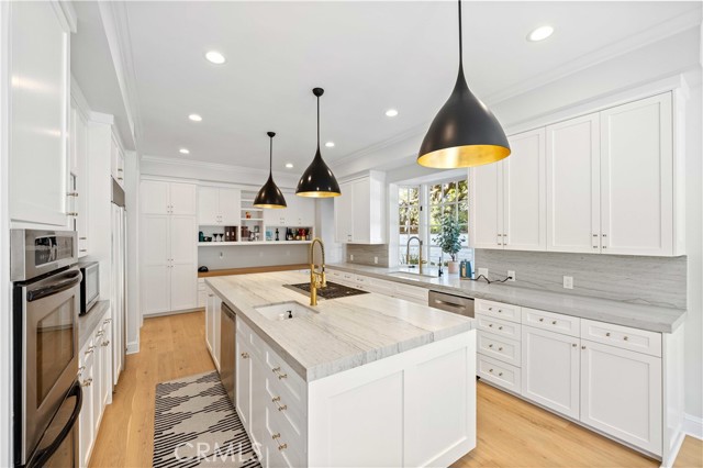 Detail Gallery Image 23 of 66 For 7 Cheshire Ct, Newport Beach,  CA 92660 - 4 Beds | 6/1 Baths