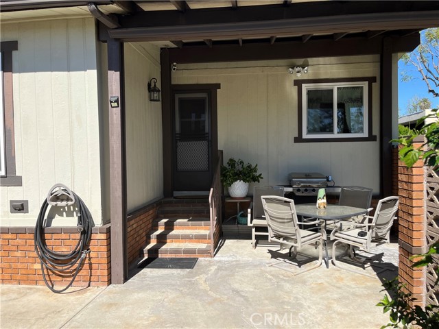 Detail Gallery Image 2 of 16 For 751 Village Lake, Brea,  CA 92821 - 1 Beds | 1 Baths