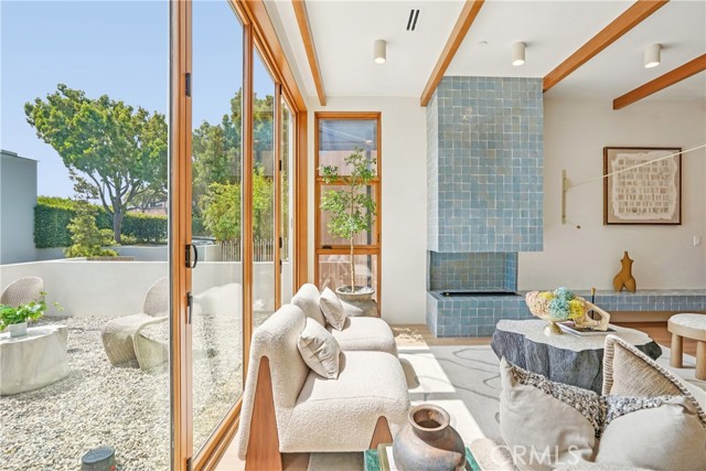 Image 6 of 66 For 647 Navy Street