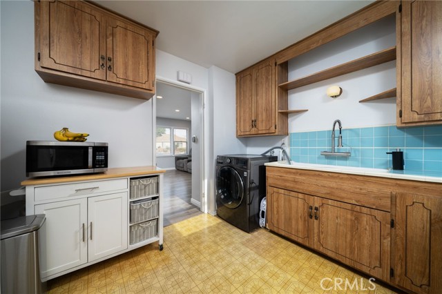 15129 Fonthill Avenue, Lawndale CA: https://media.crmls.org/medias/d5feccda-b300-4721-8ab7-7e817c3ccc65.jpg