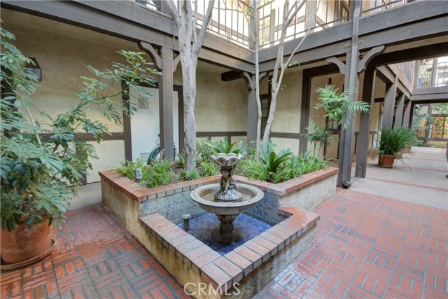 Detail Gallery Image 22 of 23 For 2606 Cañada Bld #201,  Glendale,  CA 91208 - 3 Beds | 2 Baths