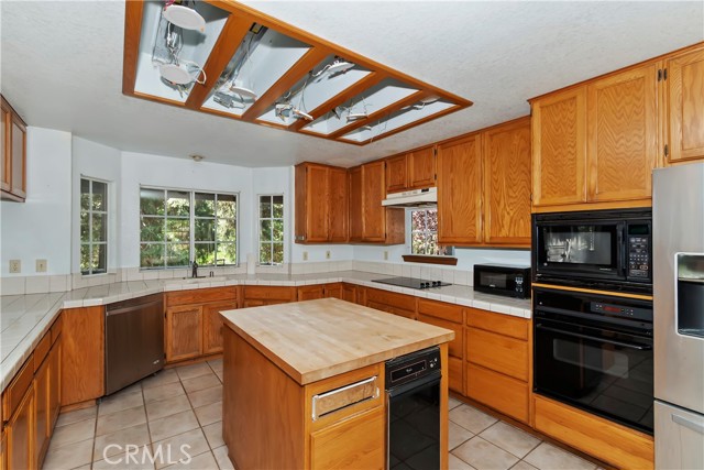 386 Garden Drive, Cedarpines Park CA: https://media.crmls.org/medias/d5feffd2-36b8-4552-adae-3eafe96fefe4.jpg