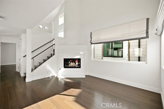 Detail Gallery Image 4 of 12 For 614 Acacia #1/2,  Corona Del Mar,  CA 92625 - 3 Beds | 3 Baths