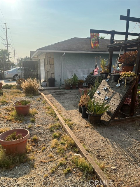 24511 Delphinium Avenue, Moreno Valley CA: https://media.crmls.org/medias/d60371ed-f2b9-4ebe-8691-9ab1c243e540.jpg