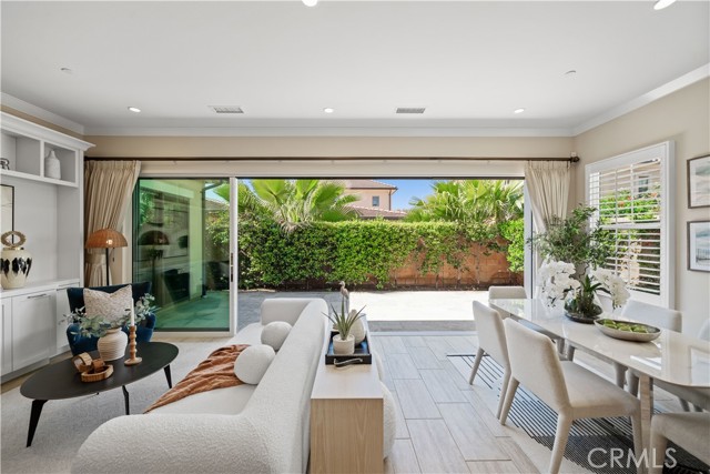 Detail Gallery Image 3 of 8 For 210 Canvas, Irvine,  CA 92620 - 4 Beds | 3/1 Baths