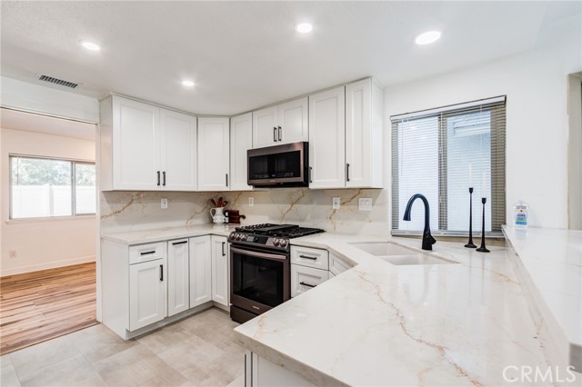 Detail Gallery Image 5 of 38 For 11721 Mount Sterling Ct, Rancho Cucamonga,  CA 91737 - 4 Beds | 3 Baths