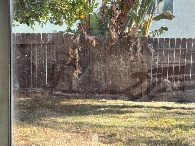 Detail Gallery Image 11 of 11 For 360 Avenue 9, Lake Elsinore,  CA 92530 - 4 Beds | 2/1 Baths