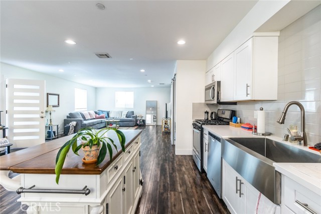 5122 Cahuenga Boulevard photo 7