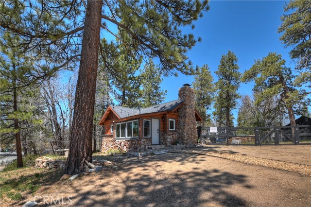 Detail Gallery Image 9 of 59 For 746 Talmadge Rd, Big Bear Lake,  CA 92315 - 3 Beds | 2/1 Baths